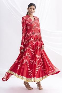 Shop for Nachiket Barve Embroidered Silk Chanderi Anarkali Set for Women Online at Aza Fashions Red Anarkali Set With Cutdana, Straight Kurta, Red Semi-stitched Anarkali Set With Embroidered Border, Red Straight Kurta With Dabka Details, Red Anarkali Sets With Cutdana Detail, Red Silk Kurta With Cutdana Details, Chanderi Anarkali, Red Anarkali, Sheer Dupatta, Embroidered Anarkali