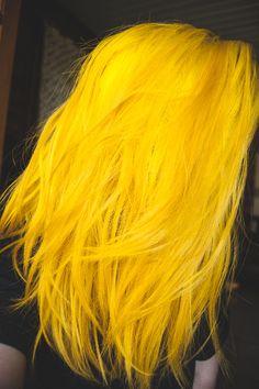 Yellow Hair Color Ideas, Yellow Blonde Hair, Yellow Hair Color, Hair Yellow, Aveda Hair, Beautiful Hair Color, Trendy Hairstyle, Pretty Hair Color