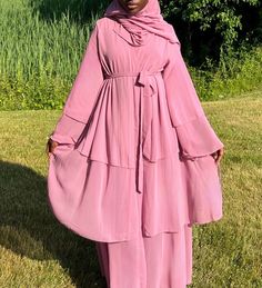 Rutched Full Lenght Open Abaya with its matching belt Can be worn with or without belt Senegalese Clothing, Green Abaya, Christian Veiling, Eid Outfit Ideas, Modest Dresses Fashion, Purple Belt, Eid Outfit, Open Abaya, Muslim Dress