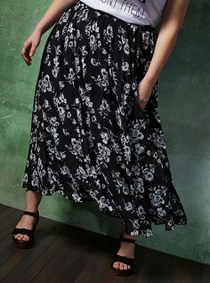 Black Floral Chiffon Maxi SkirtBlack Floral Chiffon Maxi Skirt, FLORAL - BLACK Denim Skirt Fashion, Skirt Images, Chiffon Maxi Skirt, Skirts Denim, Tulip Skirt, Fitted Wedding Dress, Skirt Floral, Floral Maxi Skirt, Style Inspiration Summer