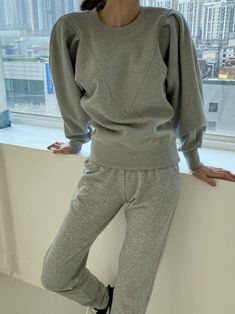 Round neck cotton sweatshirt with V cut detail down front and balloon type sleeve with cuffs. Model is in MINUSEY ONE SIZE. ✔️ Free worldwide express shipping over $100✔️ Loved by 6,500+ customers✔️ Limited edition collections, maximum style⠀⠀⠀⠀⠀⠀⠀⠀⠀Stay ahead of the trend with can’t-find-anywhere-else staples. Your closet will thank you 💕* MINUSEY ONE SIZE = EU 34-38, US 2-6* 100% Cotton * Dry clean* Made in Korea - Model Height: 171cm/5'7" (US2, EU34)