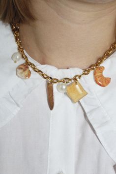 OH MY BREAD Necklace/choker on a decorative gold-plated chain and our bread charms - challah, baguette, toast and croissant. The perfect breakfast necklace for fans of fresh and fragrant bread. Each pendant is handmade by us and signed on the back. FLOCHARMS are small pictures-illustrations, objects that we love. This is our way of turning dreams into reality and capturing individual memories and symbols. SIZE Write your necklace length in a message when ordering. In the absence of this informat Gold Novelty Charm Necklace For Gifts, Gold Baroque Necklace With Pearl Charm, Whimsical Gold Vintage Charm Necklace, Croissant Necklace, Gold Baroque Pearl Charm Necklace, Food Necklace, Food Charms, Food Accessories, Steel Gifts