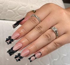 Classic Nails, Gel Nail Design, Dream Nails, Dope Nails, Best Acrylic Nails, Rhinestone Nails, Black Bow, Black Nails