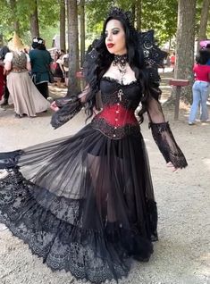 Gothic Aesthetic Outfit, Trad Goth Fashion, Weirdcore Outfits, Gothic Vampire Costume, Trad Goth Outfits, Halloween Costumes 2022, Ren Faire Outfits, Vampire Clothes, Fair Outfits