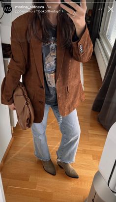 Suede Blazer Outfit, Suede Outfit, Fall Winter Trends, Suede Blazer, Blazer Outfit, Leather Jacket Outfits, Fall Winter Wardrobe, Layering Outfits, Coat Outfits