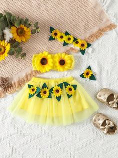 Newborn Photoshoot, Tutu Skirt, Amazing Products, Kids' Dresses, Kids Wear, Newborn Photography, Appliques, Sunflower, Rompers