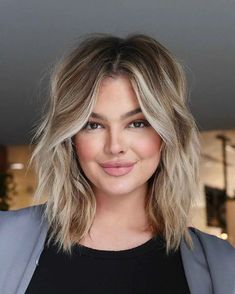 Choppy Bob Hairstyles For Fine Hair, Chubby Face Haircuts, Hairstyle For Chubby Face, Choppy Haircuts, Mom Cut, Choppy Bob Hairstyles, Shoulder Length Hair Cuts, Round Face Haircuts, Mid Length Hair