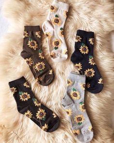 Sunflower Socks restocked + 40% off w code HOLIDAY ✨🌻 Shop➡️Www.bellexo.com✖️ Sock Curls, Easy Style, Fashion Socks