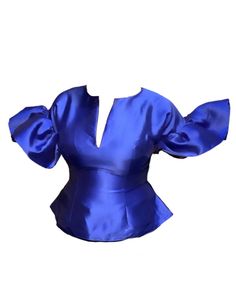 A blue top with ruffle sleeves Round V Neck, Skirts For Kids, Top Round, Pitcairn Islands, Sleeve Detail, Kids Jacket, Skirt Top, Set Dress, Jacket Dress