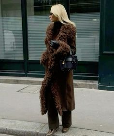 Comfy Casual Outfits, Winter Fashion Coats, Winter Fits, Girl Falling, Fit Check, Faux Fur Jacket, Fur Jacket, Comfy Outfits, Aesthetic Fashion