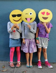 Amazing graduation party ideas: You deserved it!   #graduation #inspiration #ideas #graduationparty #school #photoshoot Emoji Mask, Party Emoji, Emoji Craft, Diy Halloween Masks, Teenager Party, Emoji Cake, Emoji Birthday Party, Cool Emoji, Emoji Party