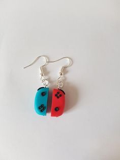 Earrings nintendo,switch,super mario,Nintendo switch, geek earrings,nintendo jewelry,nintendo controller100% unusual and originalPIECE UNIQUEsending in letter a bubble in SUIVIthe shipment is free for France from 18 euros order by validating the code "FRAISGRATUITS" in the code promo box, enjoy quickly! Sport Clay Earrings, Minecraft Earrings, Nintendo Earrings, Mario Earrings, Nintendo Jewelry, Gamer Jewelry, Geek Earrings, Earring Business, Silly Earrings