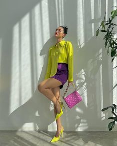 Contrast Outfit, Look Fashionista, Bright Colors Fashion, Bright Colored Outfits, Bad Dresses, Color Combinations For Clothes