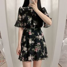 Super Cute Almost Brand New Comment Below For Question Simple Birthday Dress, Women Simple Outfits, Soft Ideas, Baddie Clothes, Teenage Birthday, Euphoria Fashion, 90s Casual, Autumn Girl, Grunge Outfit