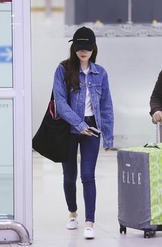 Maong Jacket Outfit, Snsd Airport Fashion, Snsd Fashion, Outfit Korean, Fashion Idol, Jessica Jung, Korean Girl Fashion