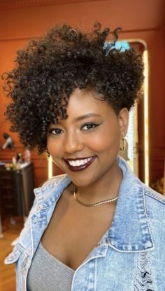 Pixie Haircut On Round Face, Afro Hair With Bangs, Cabelo Black, Curly Cut, Curly Pixie Hairstyles