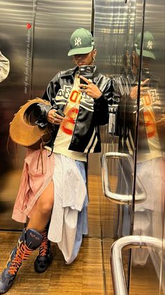 Outfit Inspo Plus Size, Chubby Girl Outfits, Oversized Outfits, Weather Aesthetic, Aw 23, Chelsea Boots Outfit, Fall Streetwear, Baddie Style, Mid Size Fashion