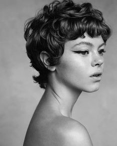 Curly Pixie Haircuts, 얼굴 드로잉, Curly Pixie, Pixie Haircuts, Hair Reference, Curly Hair Cuts