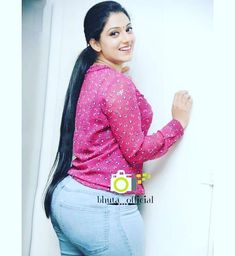 Pooja Chopra, Tamil Hot, Desi Video, Saree Backless, Female Cop, Female Friends, Bollywood Girls, Instagram Reels