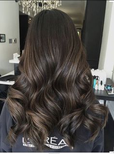 Rambut Brunette, Black Hair Balayage, Brown Hair Balayage, Trendy Hair Color, Brown Hair With Highlights, Hair Studio, Hair Inspo Color, Dark Brown Hair, Cool Hair Color