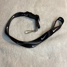 Nike Lanyard. Brand New, Never Used. Perfect For Keys Or Displaying Id Badge. Measures Approx 21”. Smoke Free Home. Mens Lanyard, Nike Lanyard, Black Lanyard, New Nike Air Force, Men Nike, Nike Gold, Nike Accessories, Grey Nikes, Military Discounts