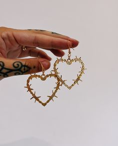 Gorgeous barbed wire heart earrings for my non stretched piercing babes. Available in gold and silver  Sold as a pair! ♥️ Wire Heart Earrings, Goth Diy, Barbed Wire Heart, Wire Heart, Ear Weights, Nose Jewelry, Barbed Wire, Jewelry Inspo, Earrings Etsy