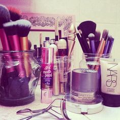 Makeup Storage Hacks, 2016 Aesthetic, 2014 Makeup, Tumblr Girly Aesthetic 2013, Girlie Girl, Beauty Storage, Kiss Makeup, Makeup Storage, 4 Life