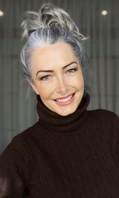 Grey Hair Transformation, Hair Transition, Grey Hair Inspiration, Gray Hair Growing Out, Grey Hair Styles For Women, Hair Gray