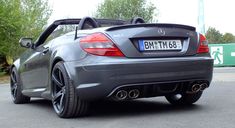 the back end of a mercedes benz slk