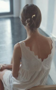 English Embroidery Lace Dress. Open Back Dress Cotton Dress. White Eyelet Lace… Crescent Jewelry, Marine Dress, Embroidery Face, English Embroidery, Detail Couture, Gathered Dress, Couture Mode, Dress Simple, Open Back Dresses