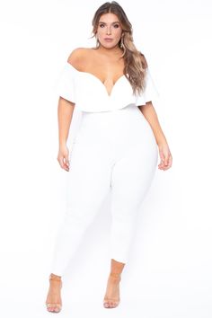 White Jumpsuit Plus Size, Courthouse Wedding Outfit Plus Size, Plus Size Bride Bachelorette Outfit, Bridal Shower Dress For Bride Plus Size, Bachelorette Party Outfit Plus Size, Bridal Shower Outfit For Bride Plus Size, Plus Size Engagement Outfits, All White Party Outfits Plus Size, All White Outfit Plus Size