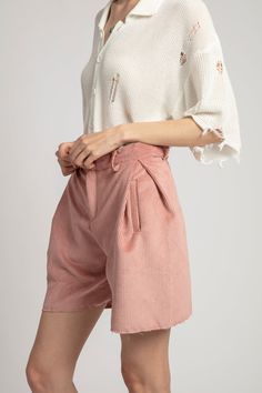 Nammos corduroy shorts are crafted with mid weight corduroy fabric. The shorts are mid-high waisted with large side pleats, 2 side pockets and raw hem line. Female model is 5'11 (180cm) tall, 128 pounds (58kg)wearing size Small Male model is 5'8 (172cm) tall, 141 pounds (64kg)wearing size Small Size Max Waist (inches/cm) Length (inches/cm) X Small up to 28 inches / 70 cm 16.9 inches / 43 cm Small up to 30 inches / 76 cm 17.3 inches / 44 cm Medium up to 32 inches / 82 cm 17.7 inches / 45 cm Corduroy Bottoms With Built-in Shorts, Corduroy Relaxed Fit Short Bottoms, Corduroy Bottoms With Relaxed Fit And Short Length, Corduroy Shorts With Relaxed Fit, Relaxed Fit Corduroy Shorts, Spring Corduroy Relaxed Fit Shorts, Spring Corduroy Shorts With Relaxed Fit, Spring Relaxed Fit Corduroy Shorts, Spring High-waisted Corduroy Shorts