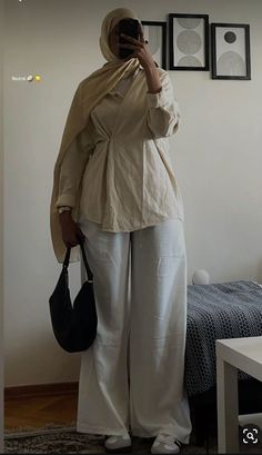 Hijabi Spring Outfits, Outfit Ideas Summer Hijab, Hijabi Outfits Casual Summer, Summer Hijabi Outfits, Classy Hijab Outfits, Modest Fashion Muslimah, Fall Outfits Inspiration, Hijabi Modest Outfits, Hijabi Summer Outfits