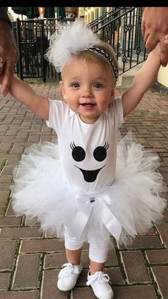 Girl Ghost Costume, Baby Girl Halloween Costume, Diy Halloween Costumes For Girls, Diy Fantasia, Halloween Costume Toddler Girl, First Halloween Costumes, Girl Halloween Costumes, Patch Outfit