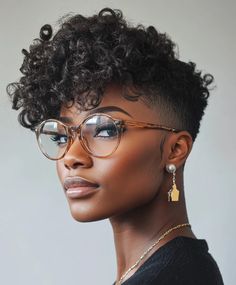 51 Stunning Short Haircuts For Black Women: Embrace Your Natural Beauty Round Faces With Bangs, Afro Hairstyles For Women, Tapered Fade, Natural Hair Fall, Curly Fringe, Natural Hair Short, Side Swept Hairstyles