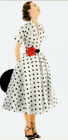 1952 Model in white and black polka-dotted dress of silk shantung by Donald Dress, Glamour, May Dresses 50s, Vintage Fashion 1950s, Robes Vintage, Vintage Dresses 50s, Fashion 1950s, Retro Mode, Beauty Dress