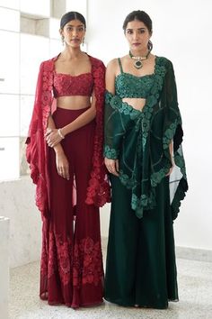 Shop for Mishru Green Organza Leia Embroidered Cape And Flared Pant Set for Women Online at Aza Fashions Embroidered Cape, Floral Bustier, Embroidered Pants, Red Outfit, Pant Set, Deep Green, Set For Women, Aza Fashion, Flare Pants