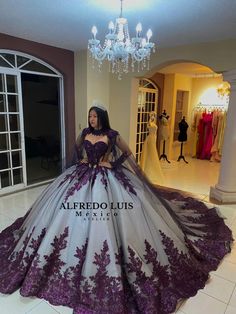 Victorian Ballgown, Purple Quinceanera Dresses, Mexican Quinceanera, Mexican Quinceanera Dresses, Quinceanera Themes Dresses, Vampire Dress, Quinceanera Planning, Disney Wedding Dresses, Quinceanera Decorations