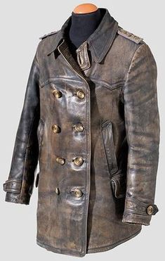 German Officer, Long Leather Coat, Leather Jacket Style, Men's Leather Jacket, Motorcycle Outfit, Vintage Leather Jacket, Genuine Leather Jackets, Cool Jackets, Biker Style