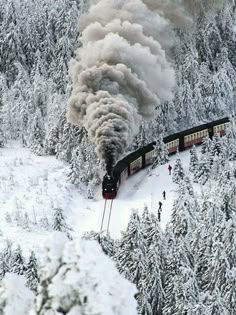 Winter Snow Scenes, Snow Train, Snow Ideas, Train Aesthetic, The Royal Romance, Tea Wallpaper, Castle Pictures, Destination Unknown, Nature Winter