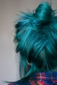 Teal Ombre Hair, Wild Hair Color, Mermaid Hair Color, Teal Ombre, Hair Color Unique, Turquoise Hair, Bright Hair Colors