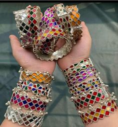 Mirror Bangles, Mirror Jewelry, Antique Jewellery Designs, Glass Bangles, Jewelry Mirror, Bangles Indian, Bangles Jewelry Designs, Bridal Bangles, Fancy Jewellery