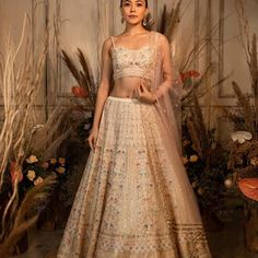 Chameeandpalak (@chameeandpalak) • Instagram photos and videos Olive Green Lehenga, Lehenga Choli For Wedding, Choli For Wedding, White Lehenga Choli, Green Lehenga Choli, Ghaghra Choli, Choli Dress, White Bridal Dresses, Raw Silk Fabric