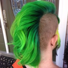 Dyed Mohawk, Orange Mohawk, Green Mohawk, Au Characters, Short Hair Mohawk, Mohawk Hair, Neon Green Hair, Soft Grunge Hair, Green Hair Dye