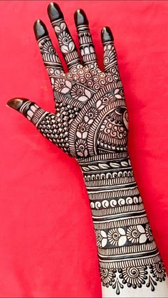 #bridalhenna #henna #hennaart #hennaartist #mehndi #hennadesign #hennatattoo #hennainspire #hennadesigns #hennalove #mehendi #whitehenna #bridalmehndi #wedding #hennawedding #hennainspo #mehndidesign #art #naturalhenna #hennainspiration #indianwedding #weddinghenna #mehndiartist #bride #bridal #mehndidesigns #hennalookbook #hennafun #mehandi #mehndiart Home Mehndi Decor, Mehndi Theme Ideas, Design Mehndi Simple, Mehndi Function Dress, Mehndi Function Decoration, Mehndi Decor At Home, Mehndi Theme, Mehndi Stage Decor, Mehndi Decorations