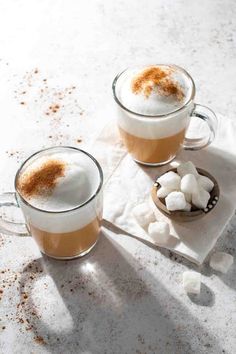 Two mugs of red cappuccino with some sugar cubes in a small bowl. Cappuccino Recipe, Hot Drinks Recipes, Baking Secrets, How To Make Red, Rooibos Tea, Espresso Powder, Frothing Milk