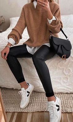 Dublin Winter, Lederhosen Outfit, Outfit Inso, Stylish Winter Outfits, Winter Fashion Outfits Casual, Business Casual Outfits For Work, Trending Fashion