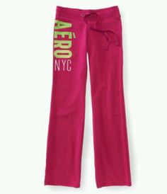 Fit and flare sweats<3 Flare Sweat Pants, Jogging Outfit, Joggers For Women, Nyc Fits, Jeans Clothes, Joggers Womens, Sweat Pants, Favorite Products