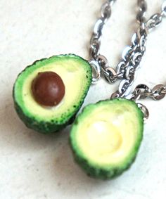 avocado friendship necklace Bronze Chain Necklace, Food Necklace, Bff Necklace, Floating Diamond Necklace, Christmas Gift Items, Vegan Jewelry, Miniature Food Jewelry, Friendship Necklace, Floating Necklace