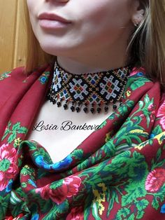 Traditional Black Choker With Colorful Beads, Traditional Black Beaded Necklace For Gifts, Traditional Choker With Round Black Beads, Traditional Black Beaded Choker, Traditional Black Beaded Choker Necklace, Traditional Handmade Black Necklaces, Traditional Handmade Black Beads, Traditional Handmade Black Necklace, Handmade Traditional Black Beads